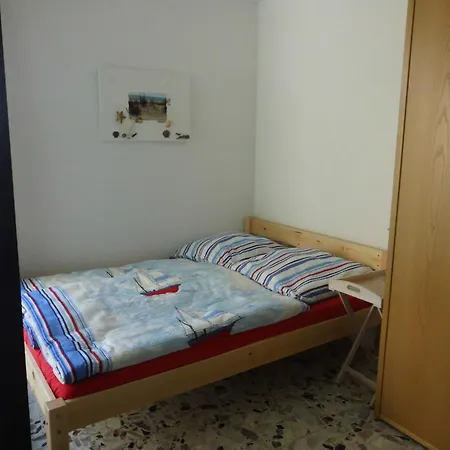 Apartamento Strandnahes Mit Kleiner Gartenterrasse By Interhome