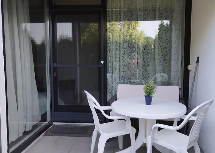 Strandnahes Mit Kleiner Gartenterrasse By Interhome *