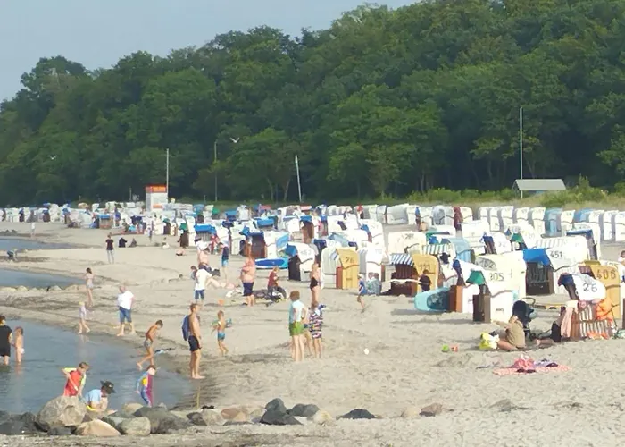 Apartamento Strandnahes Mit Kleiner Gartenterrasse By Interhome