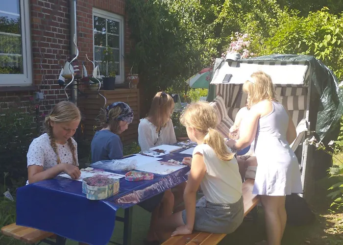 Apartamento Strandnahes Mit Kleiner Gartenterrasse By Interhome *